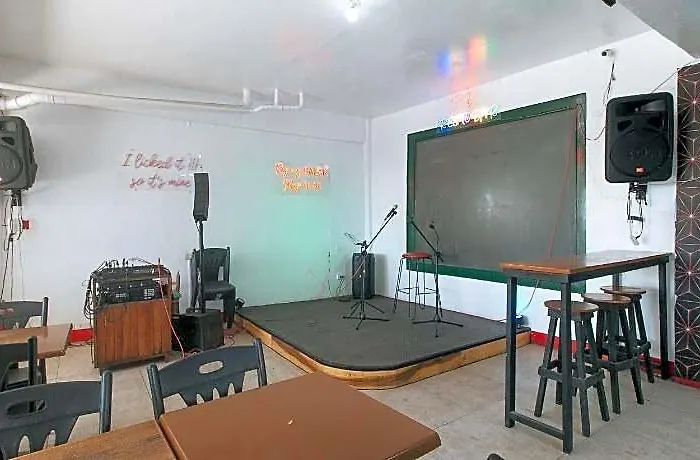 Reddoorz @ Western Bicutan Transients *