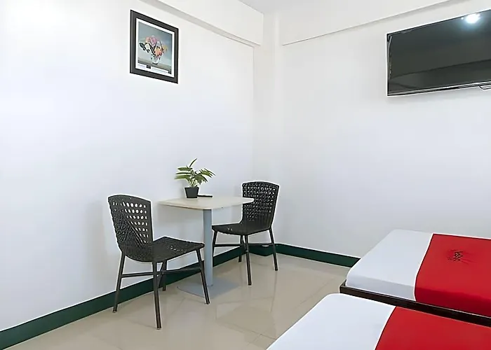Reddoorz @ Western Bicutan Transients Hotel *